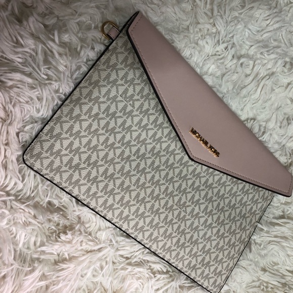 Wristlet Designer By Michael Kors Size: Large. - Picture 8 of 12